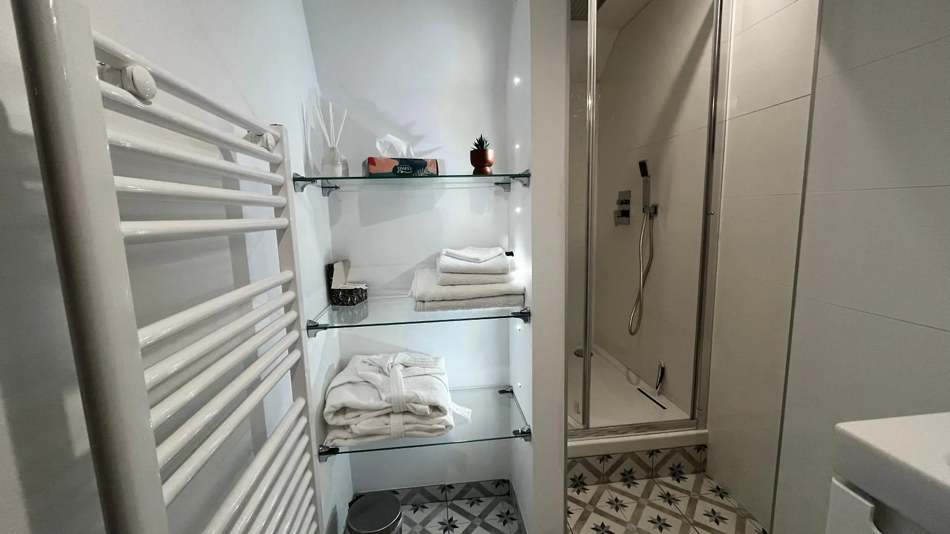 Tinyhouse Experience In Beaujolais Apartment Villefranche-sur-Saone France
